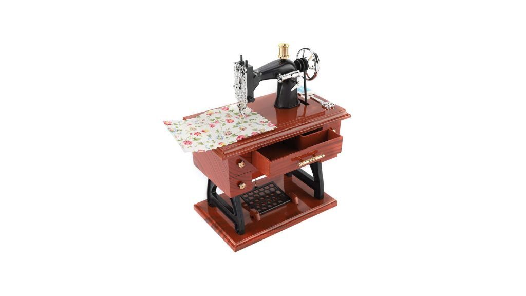 Vintage-Sewing-Machine